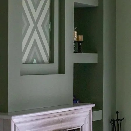 Emerald Elegance * Kalamata